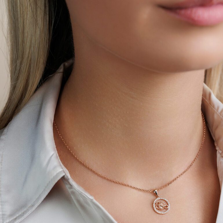 Auksinis Pakabukas - Zodiako Ženklas Skorpionas