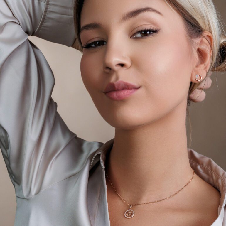 Auksinis Pakabukas - Zodiako Ženklas Skorpionas