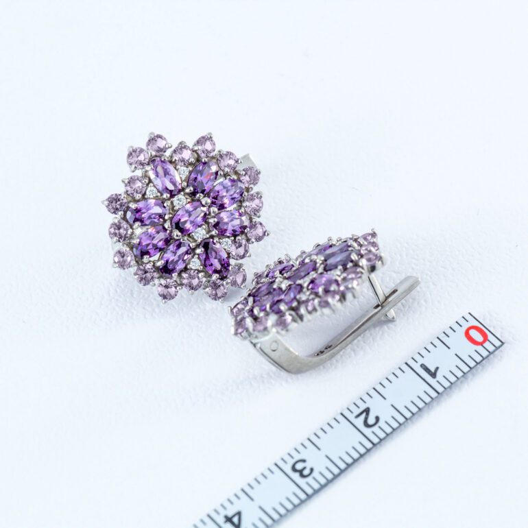 Sidabriniai auskarai su aleksandritais ir fianitais