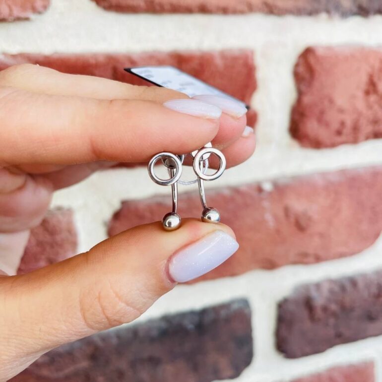 Sidabriniai užsukami auskarai