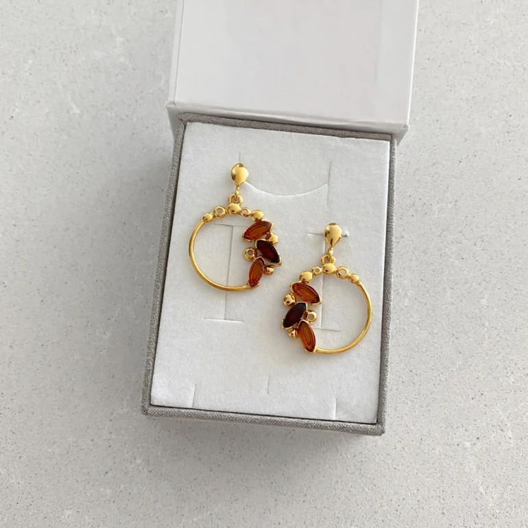 Auksu Dengti Sidabriniai Auskarai Su Gintaru