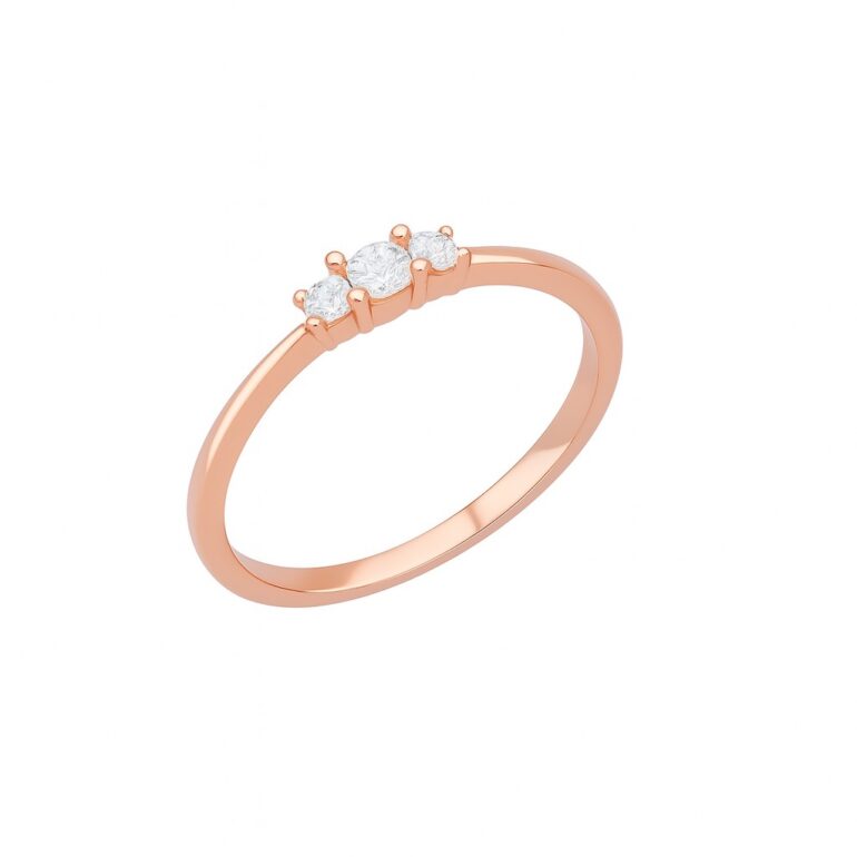 Rose gold ring with cubic zirconia