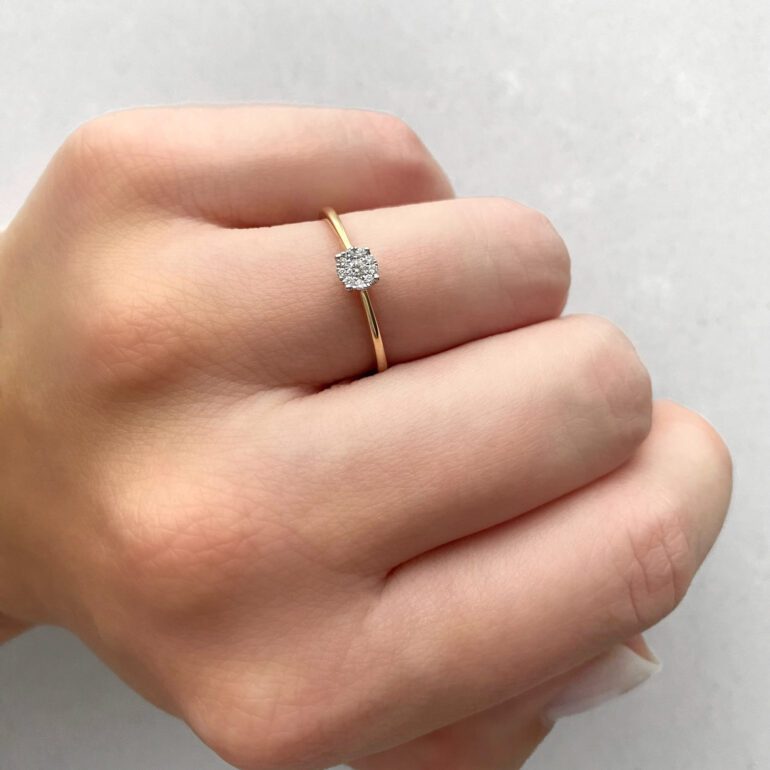 Geltono Aukso Žiedas Su Deimantais