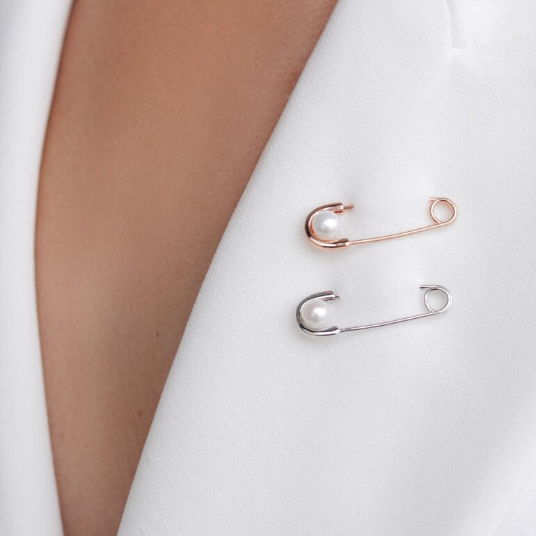 Sterling silver brooch with pearl