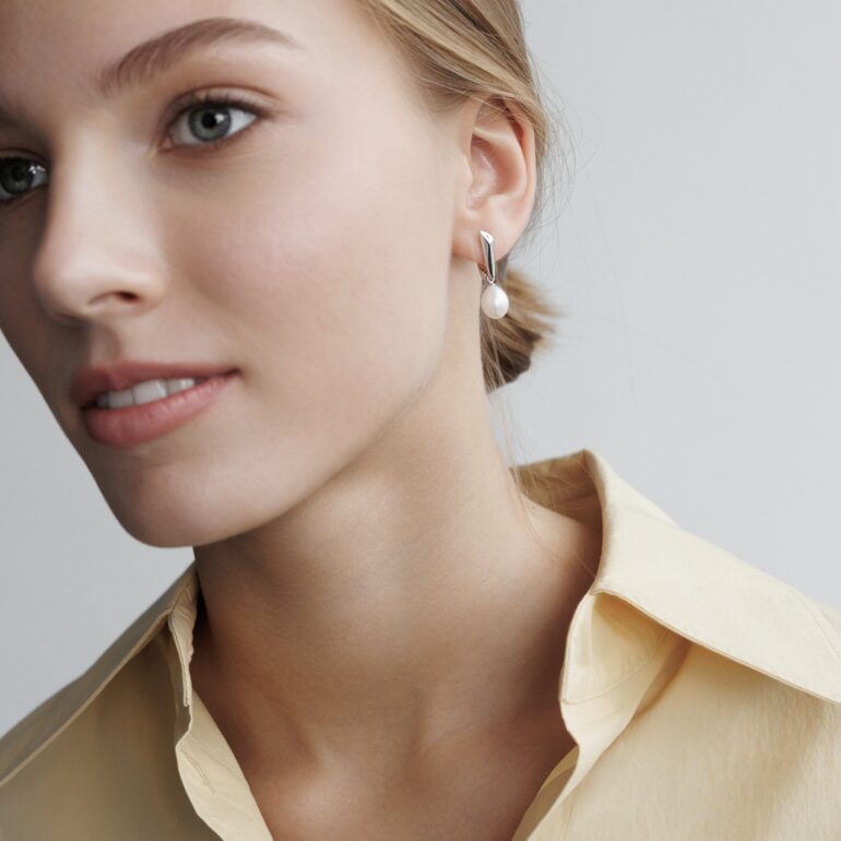 Sidabriniai auskarai su natūraliais gėlavandeniais perlais