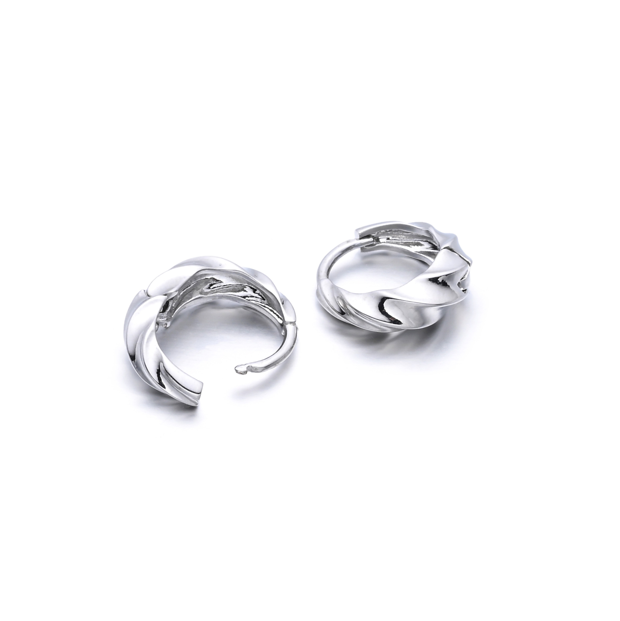 Sidabriniai auskarai rinkutės