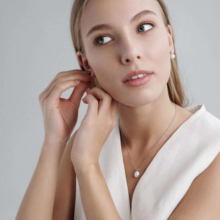 Sidabrinis vėrinys su natūraliu gėlavandeniu perlu