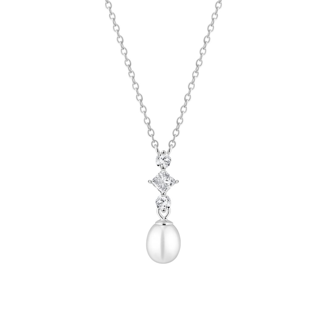Sterling silver necklace with pearl and cubic zirconia
