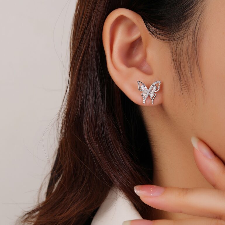 Sidabriniai auskarai su cirkoniais - drugeliai