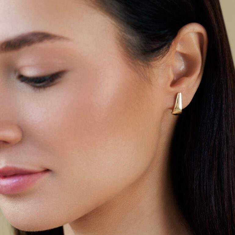 Yellow gold earrings