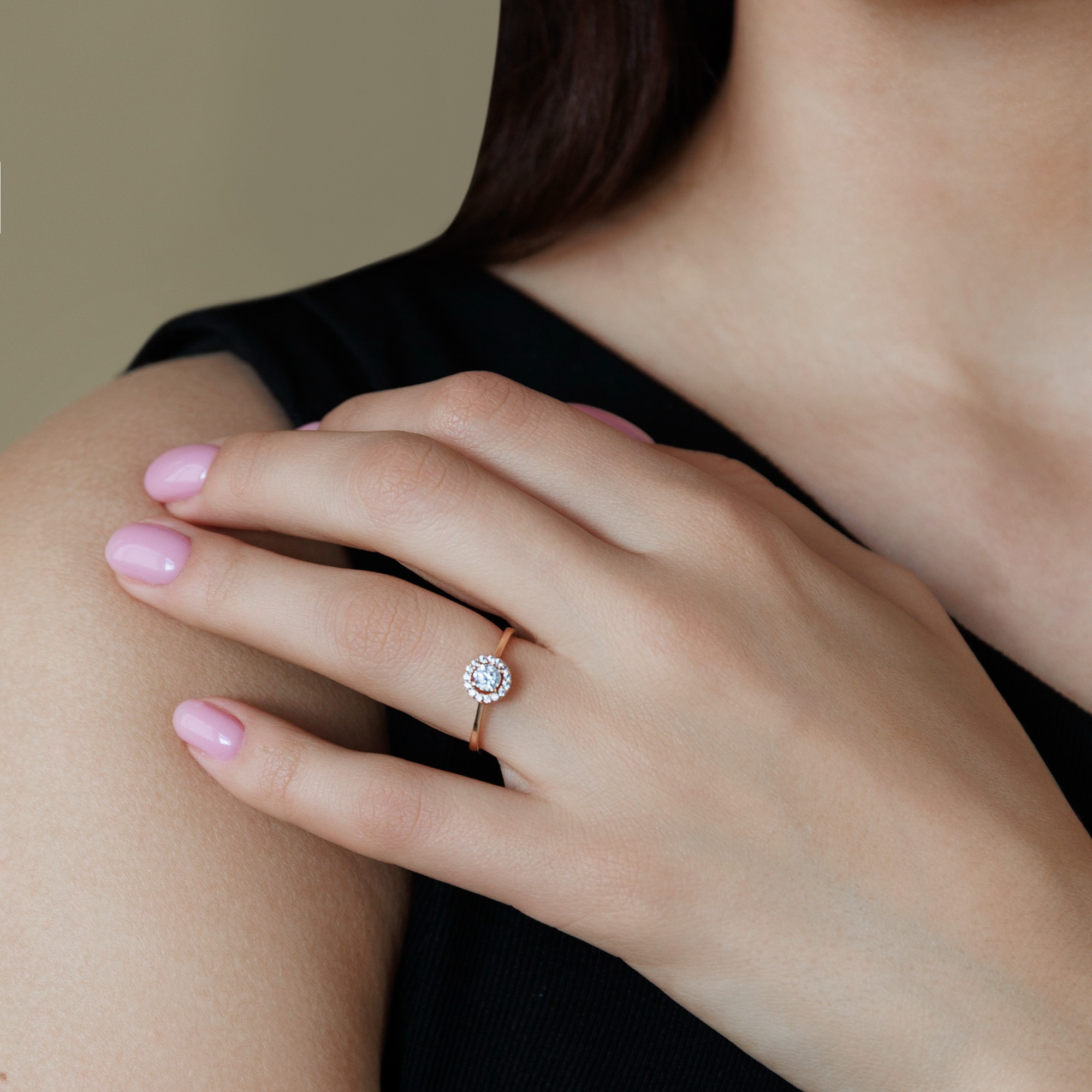 Auksinis Žiedas Su Cirkoniais