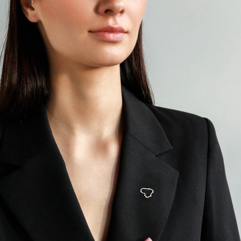 Auksu Dengta Sidabrinė Sagė - Lietuva