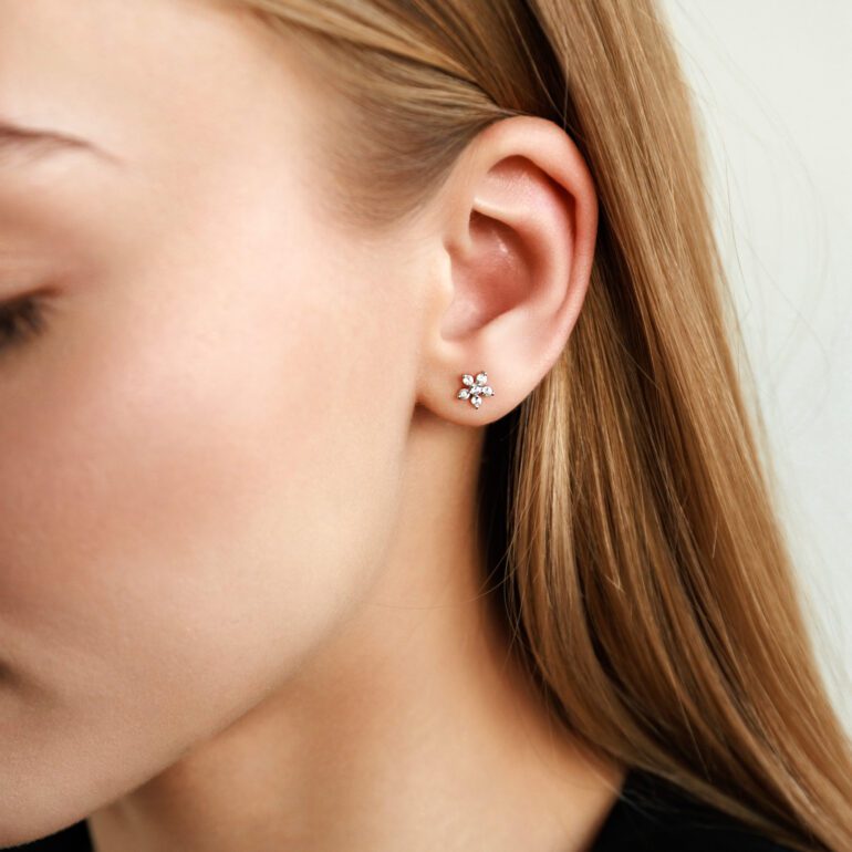 Sidabriniai auskarai su cirkoniais