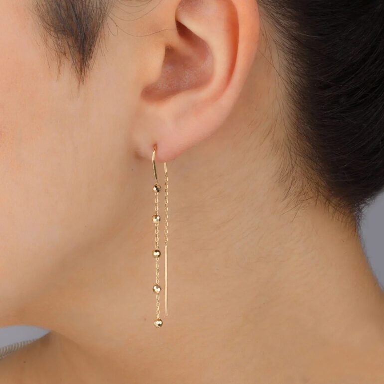 Geltono aukso auskarai grandinėlė su graviruotais aukso karoliukais