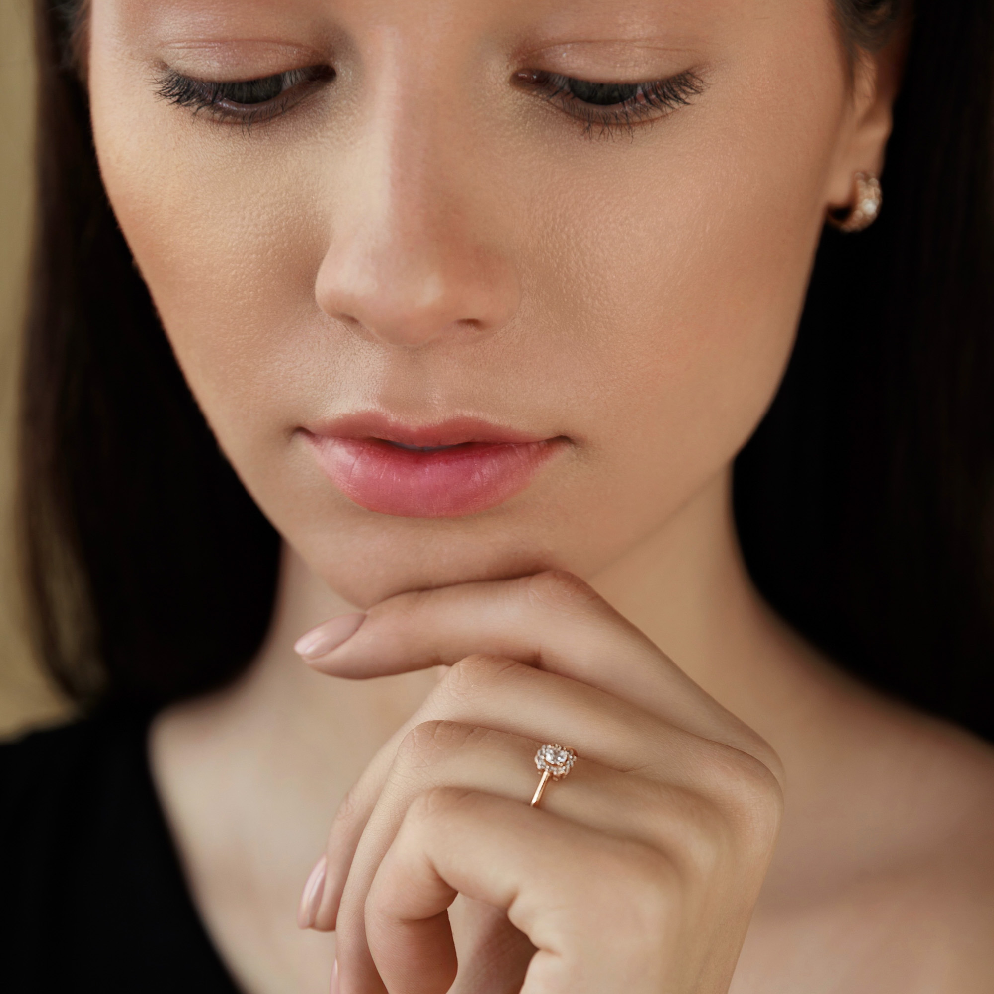 Auksinis žiedas su cirkoniais