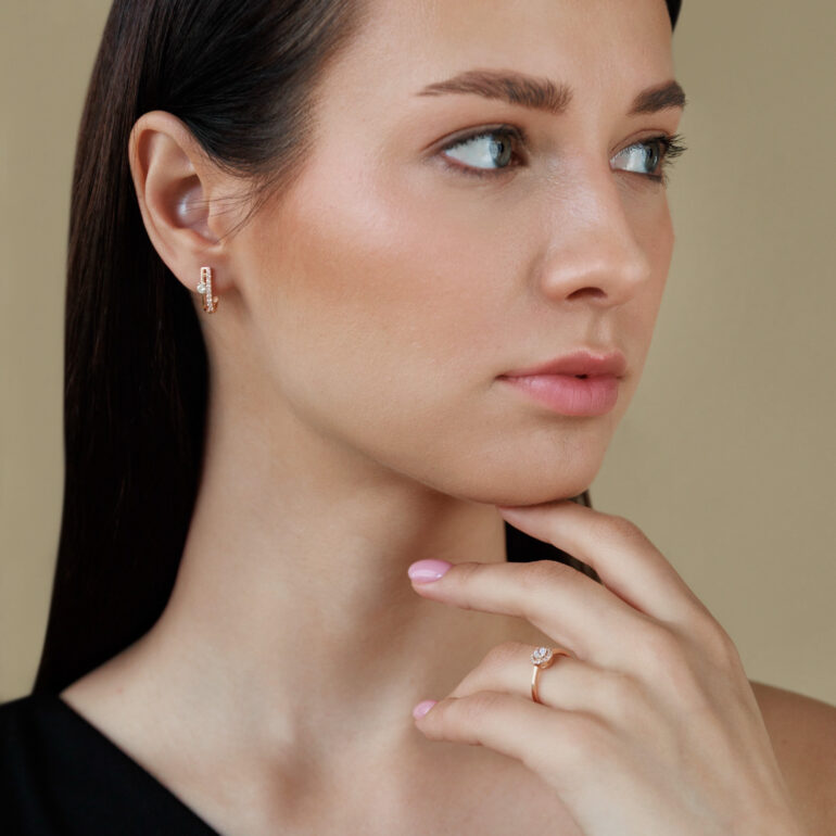 Auksiniai auskarai su cirkoniais