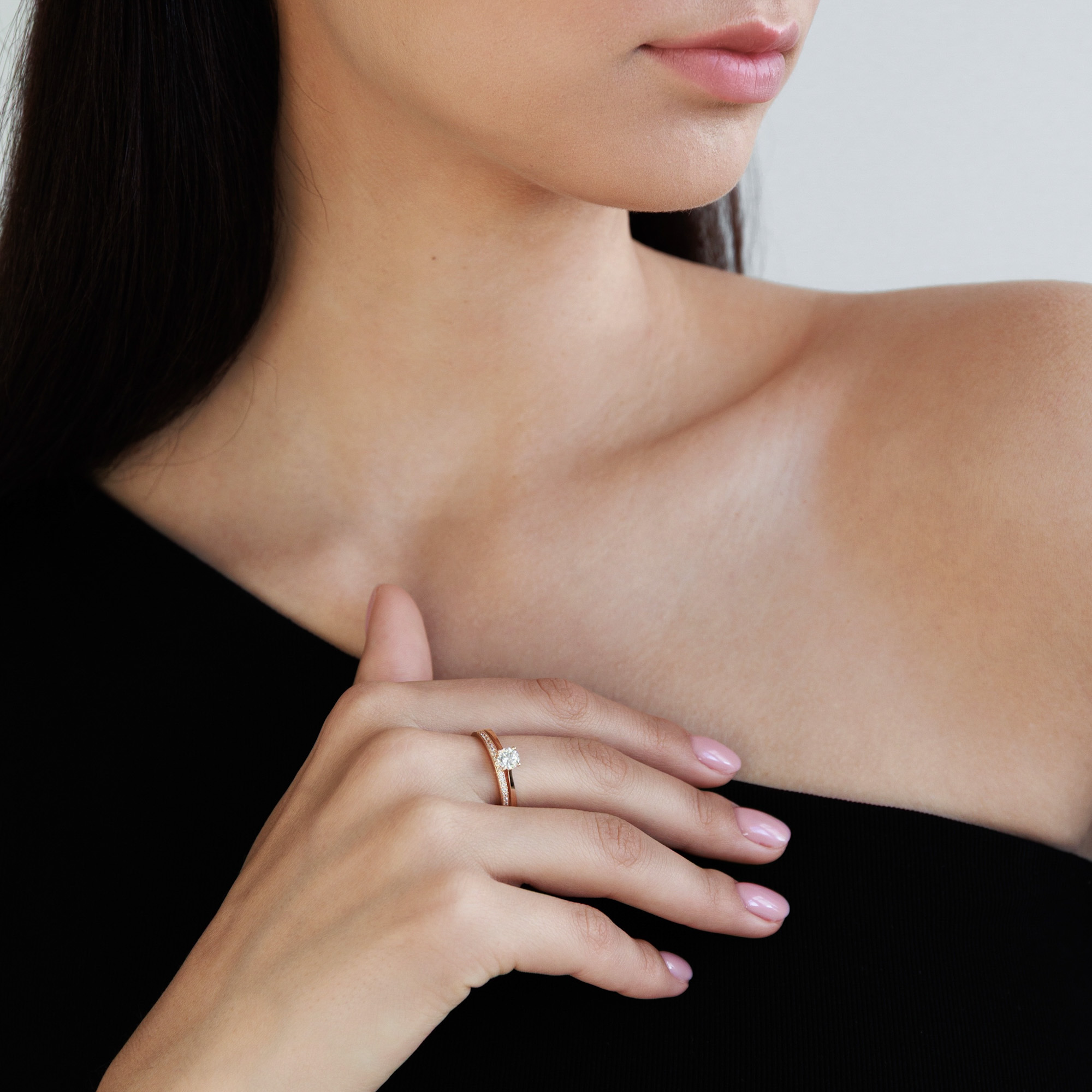 Auksinis žiedas su cirkoniais