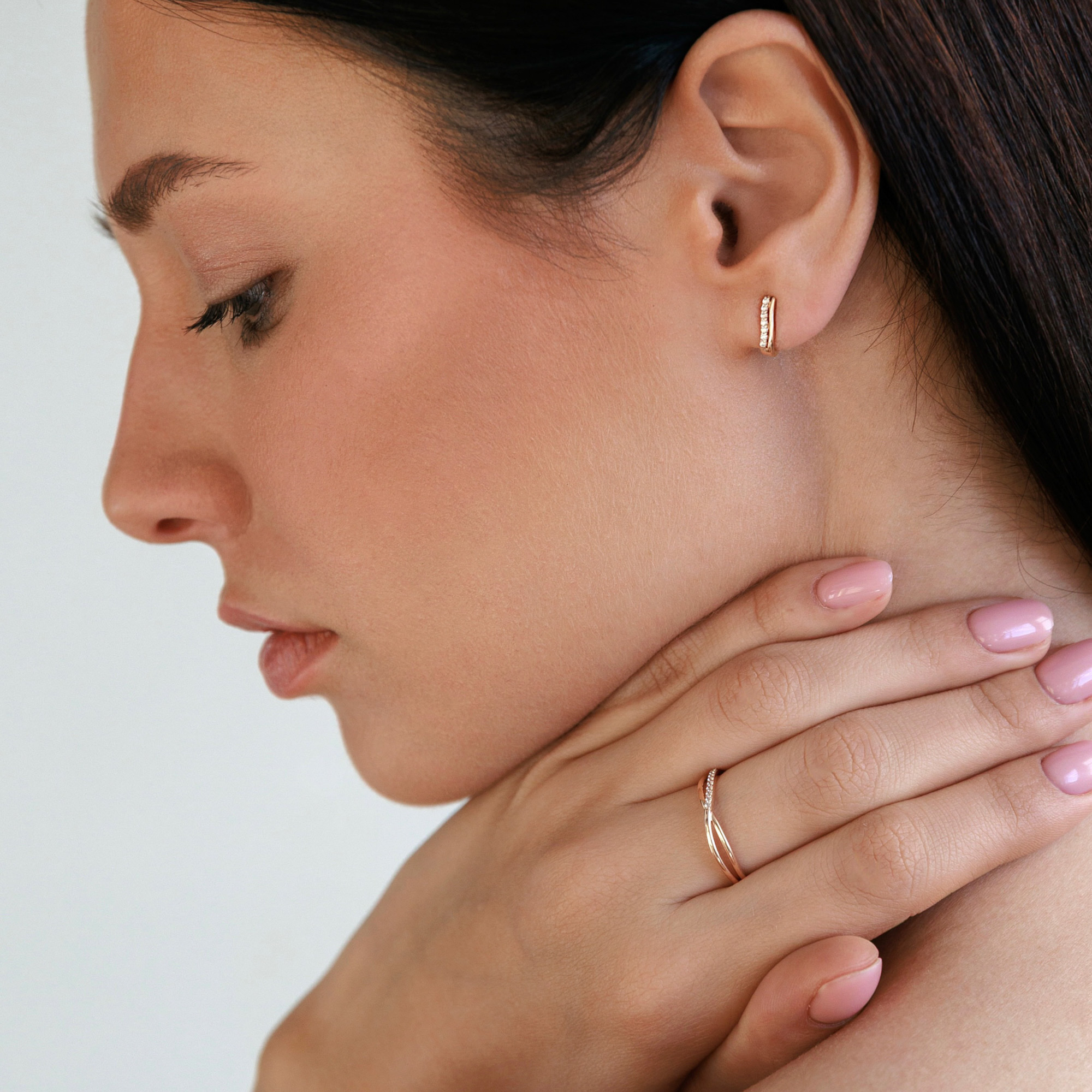 Rose gold ring with cubic zirconia
