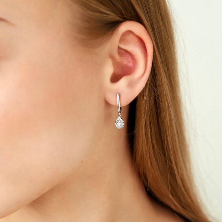 Balto Aukso Auskarai Su Deimantais