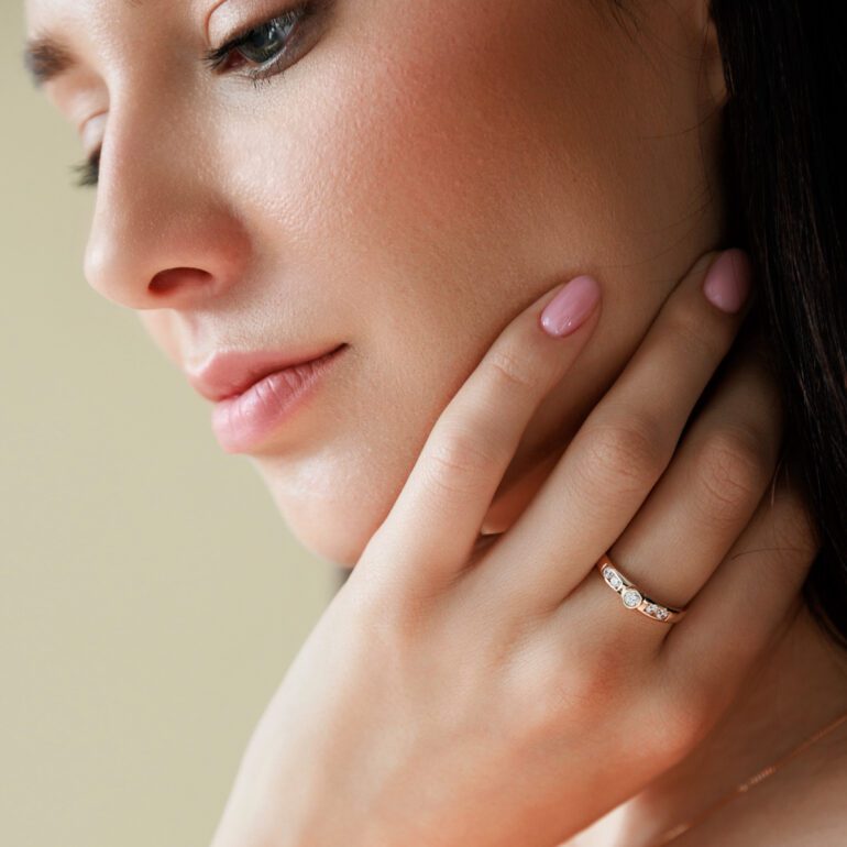 Auksinis Žiedas Su Cirkoniais