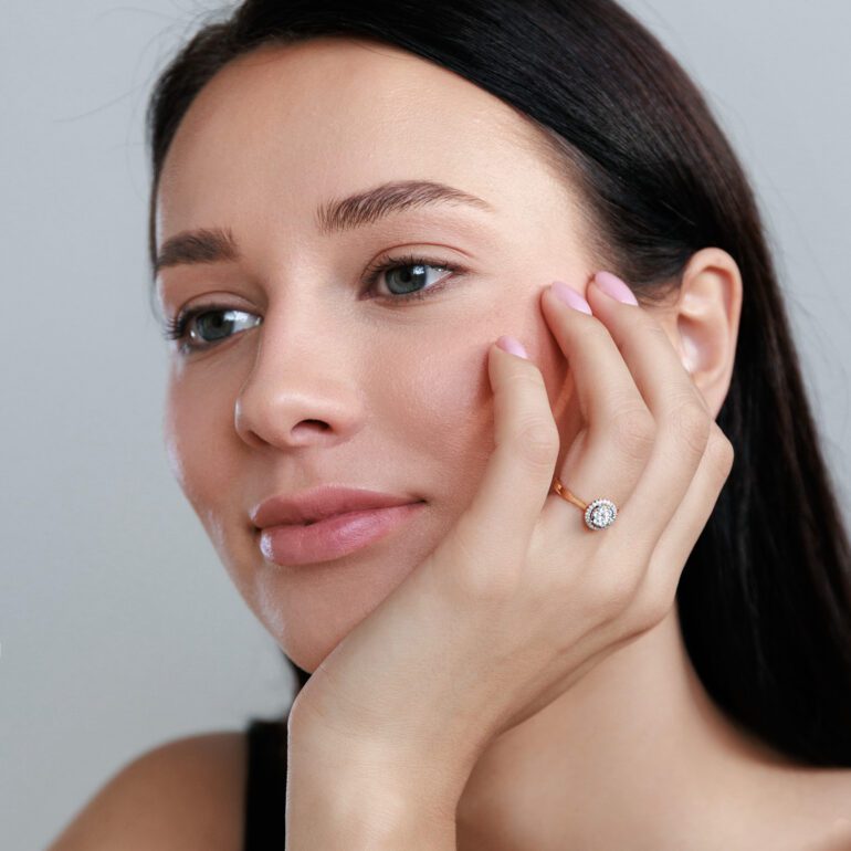 Auksinis žiedas su briliantais