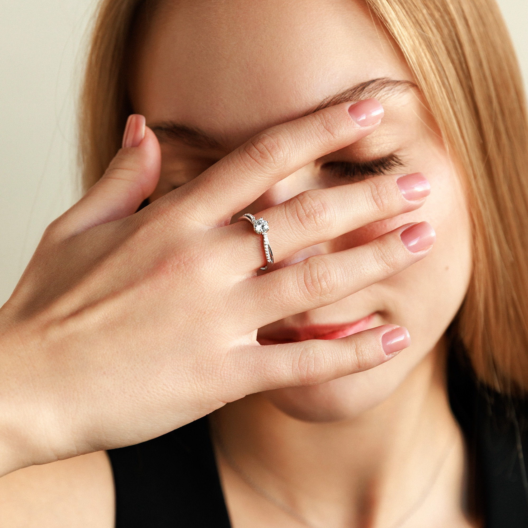 Sterling silver ring with cubic zirconia