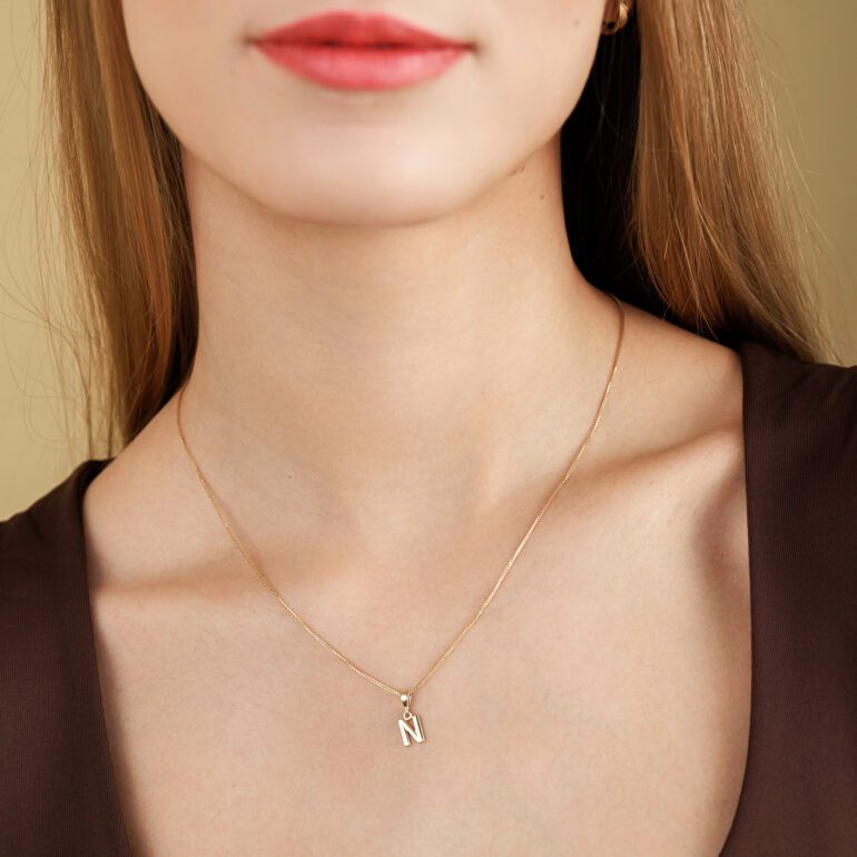 Geltono aukso pakabukas - inicialas (raidė) N