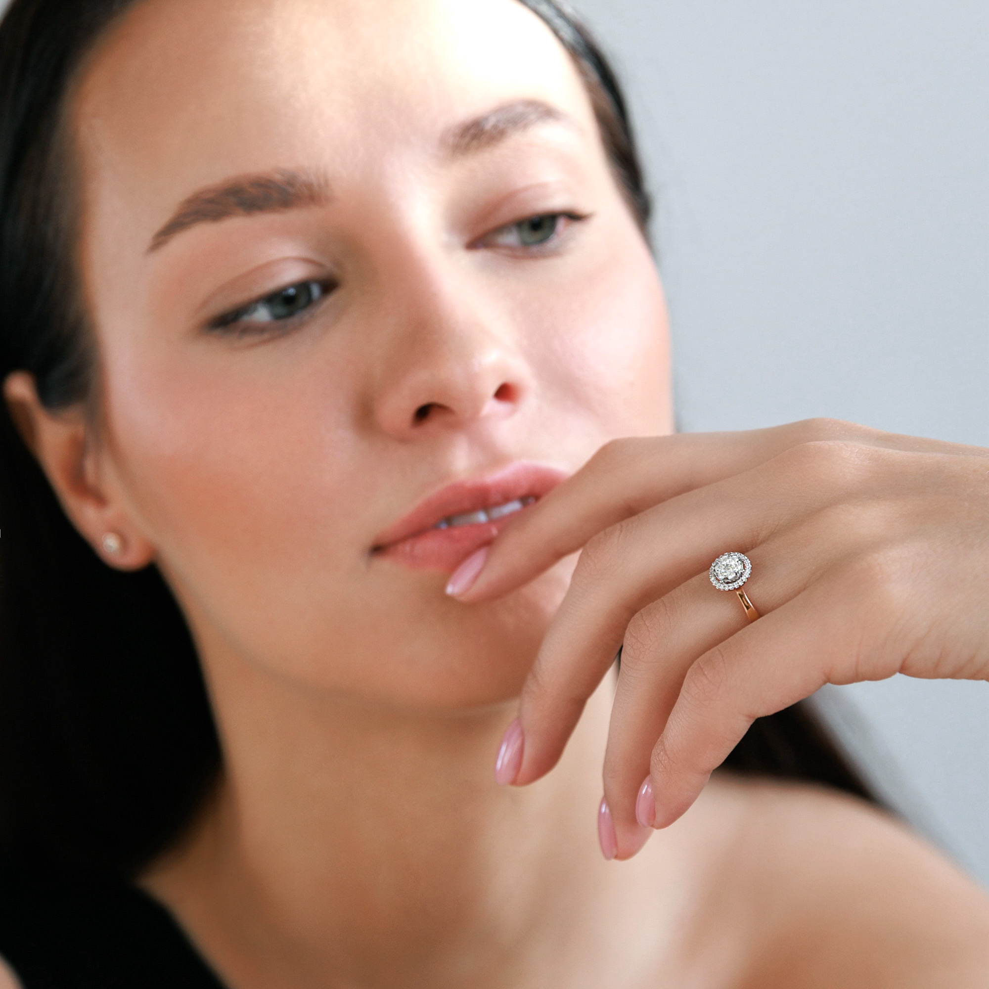 Auksinis žiedas su briliantais