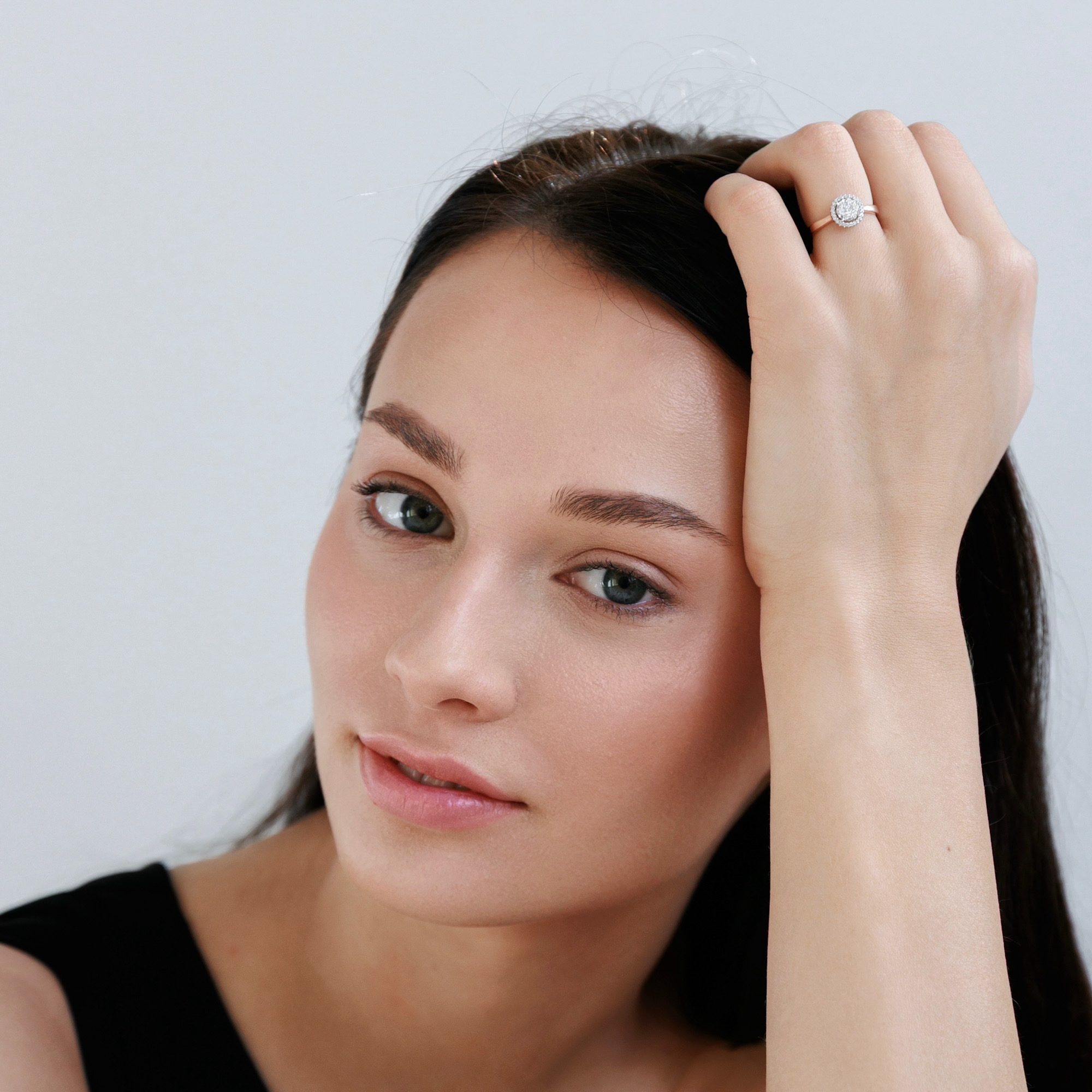 Auksinis žiedas su briliantais