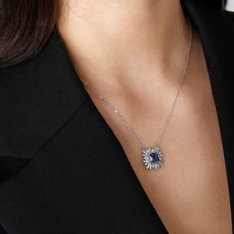 Sidabrinis vėrinys su cirkoniais