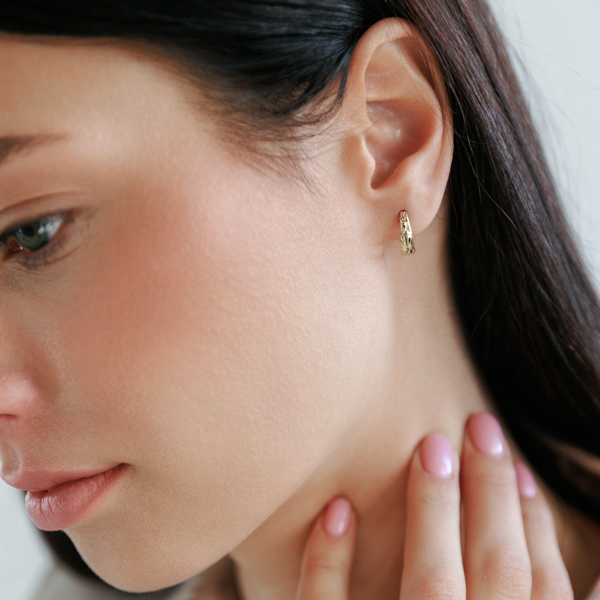 Geltono aukso auskarai - graviruotos rinkutės