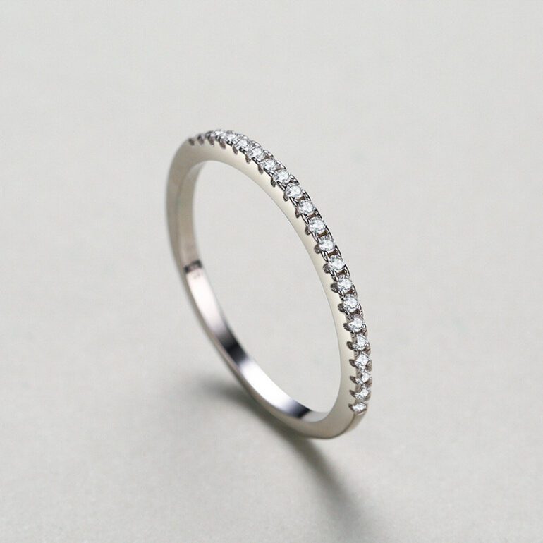 sidabrinis žiedas su cirkoniais