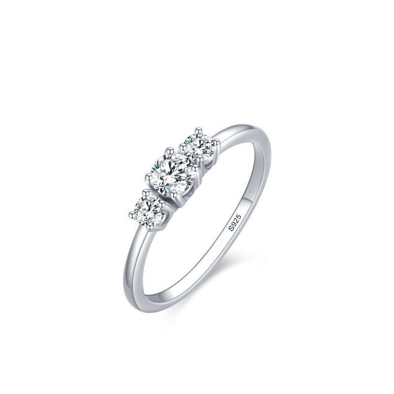 Sterling silver ring with cubic zirconia