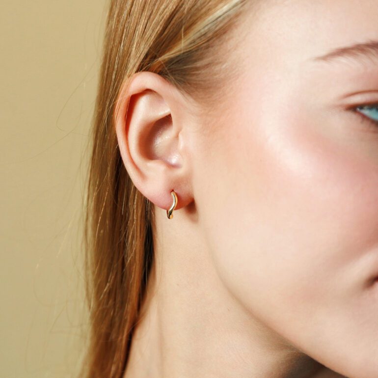 Yellow gold hoop earrings