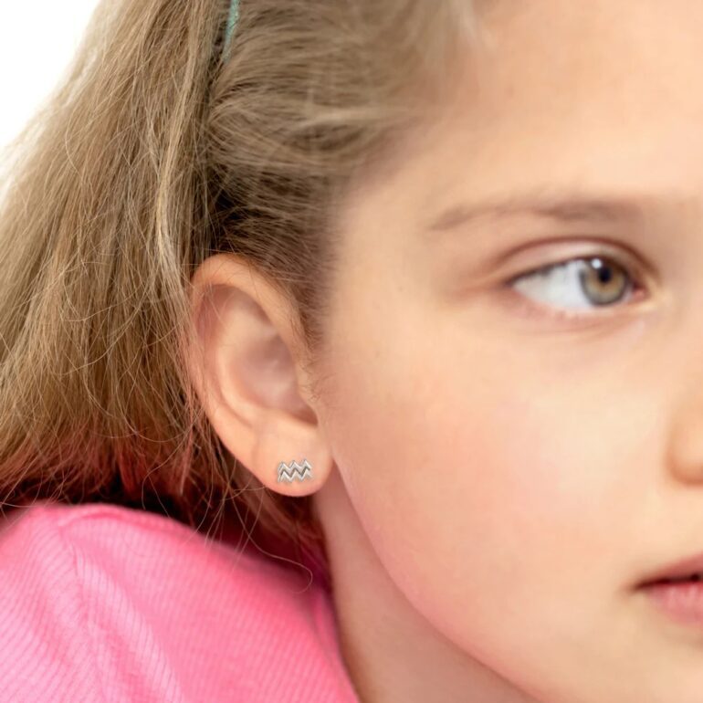 Vaikiški sidabriniai užsukami auskarai – zodiako ženklas Vandenis