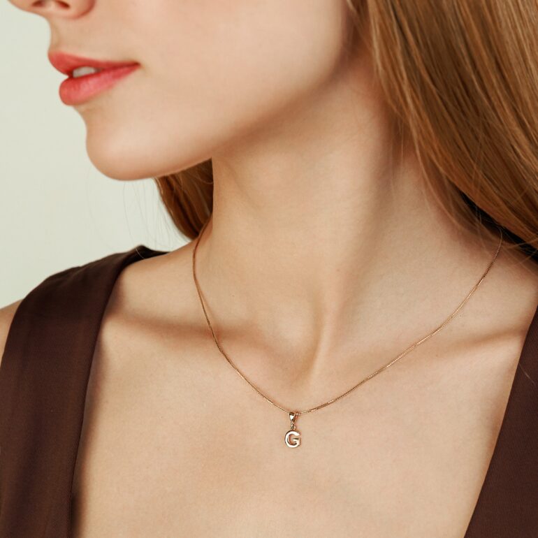 auksinis-pakabukas-inicialas-raidė-G