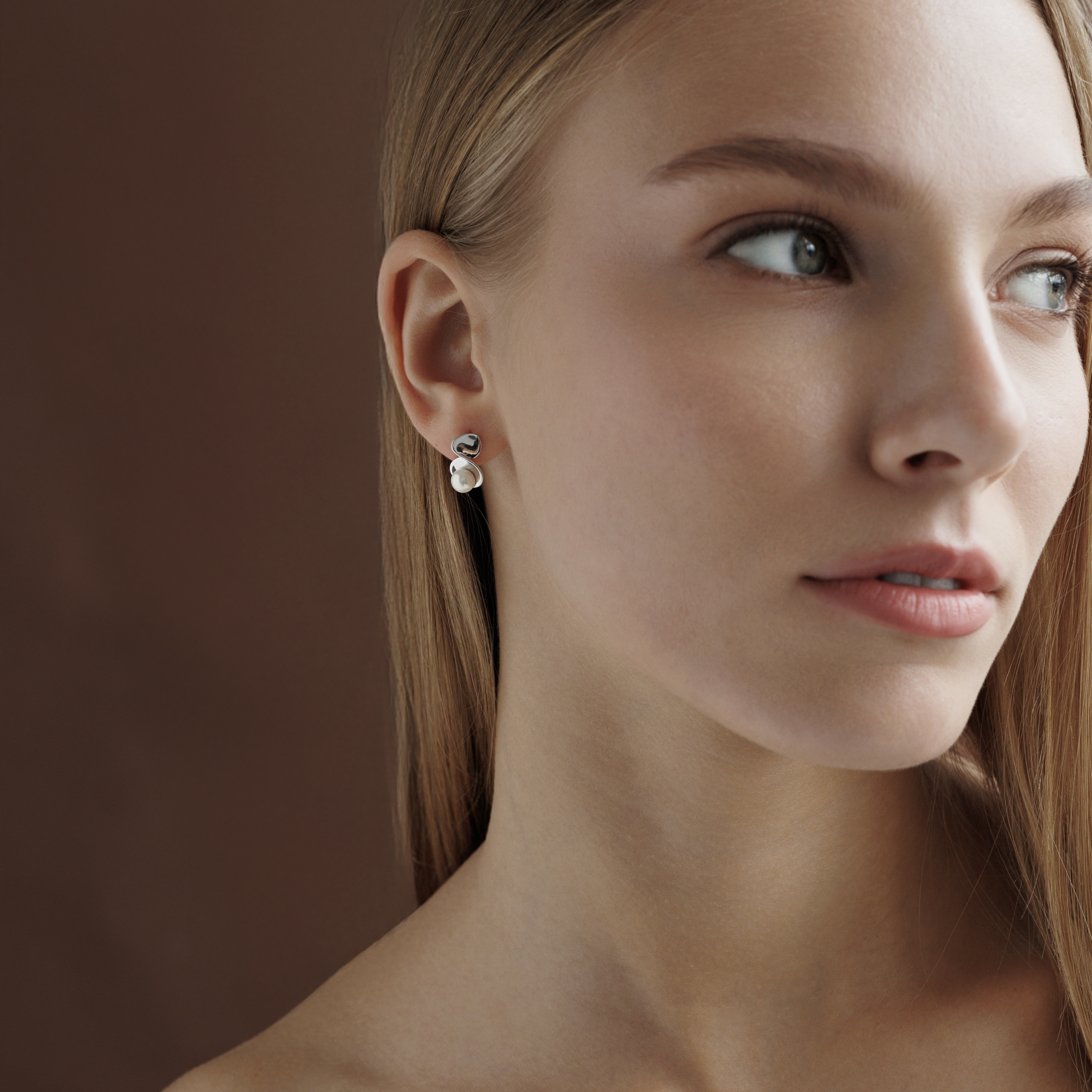 Sidabriniai auskarai su natūraliais gėlavandeniais perlais