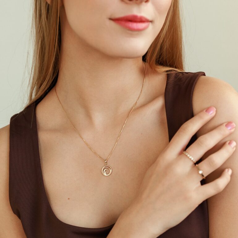 Geltono Aukso Pakabukas - "Bangos Harmonija"