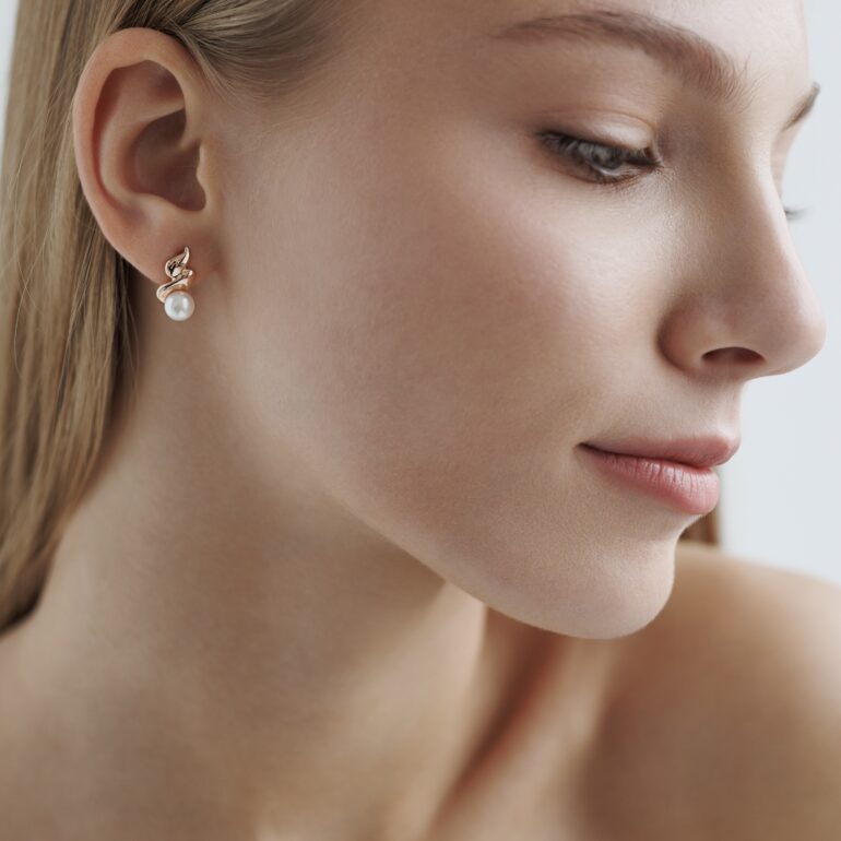 Paauksuoti sidabriniai auskarai su natūraliais gėlavandeniais perlais