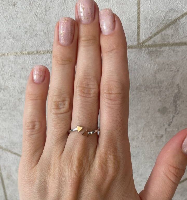Minimalistinis auksu dengtas sidabrinis žiedas